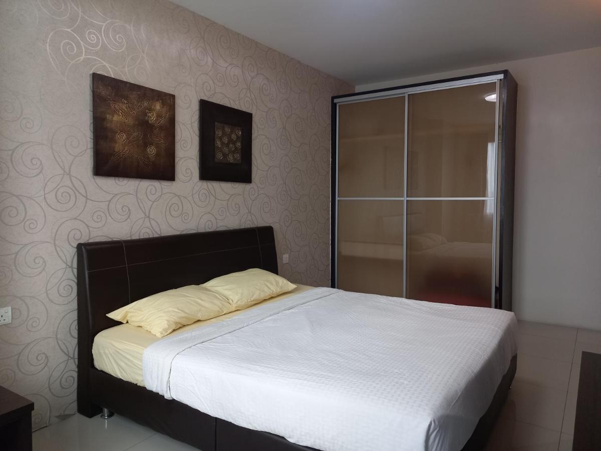 K. Riverfront Apartment Іпох Номер фото