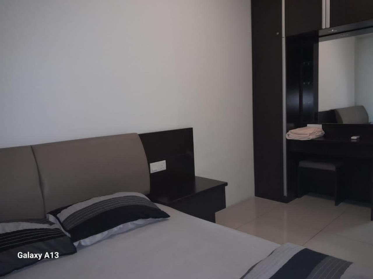K. Riverfront Apartment Іпох Екстер'єр фото