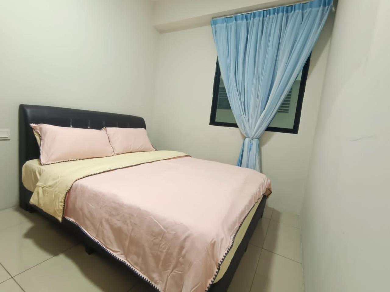 K. Riverfront Apartment Іпох Номер фото