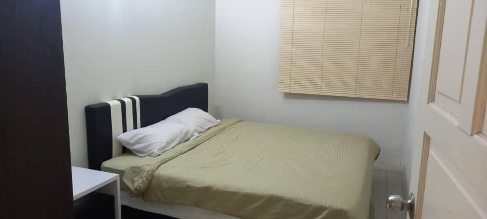 K. Riverfront Apartment Іпох Номер фото