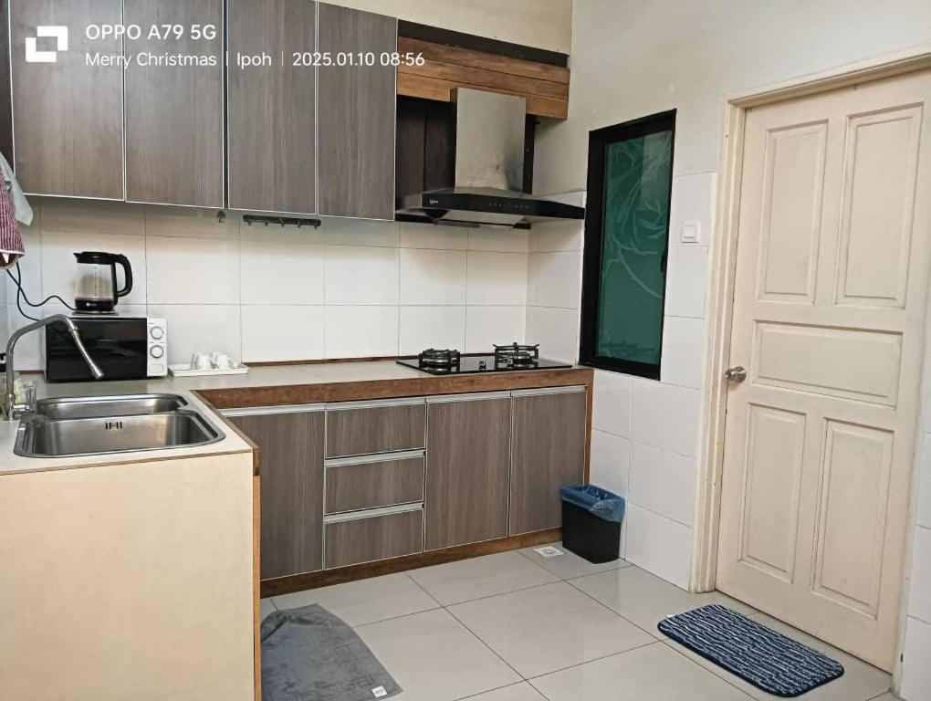 K. Riverfront Apartment Іпох Номер фото